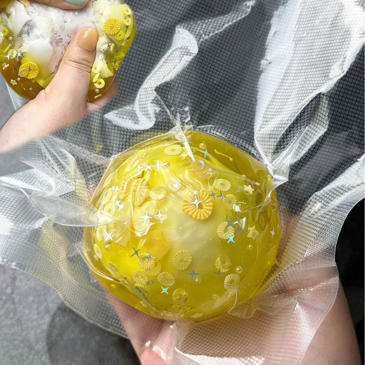 6CM Crispy Squishy Ball Cracki - Musical Instrument Gong recension och pris